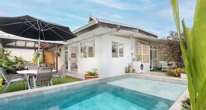 Modern Guesthouse with Private Pool • Close to Beaches, Shops & Restaurants •