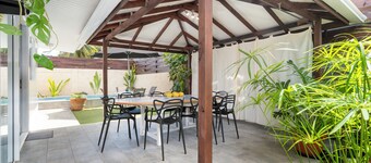 Cozy 1-bedroom apartment guesthouse in beautiful Punaauia with AC & private pool