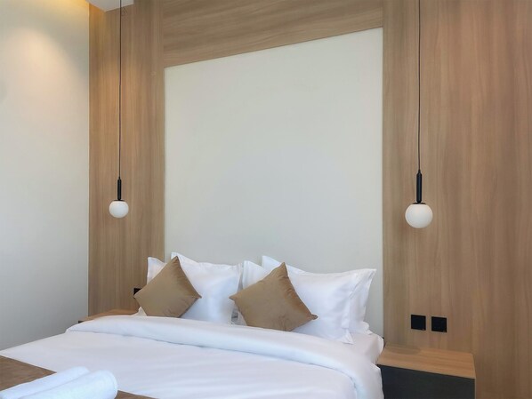 Standard Studio Suite | Premium bedding, memory foam beds, free WiFi, bed sheets