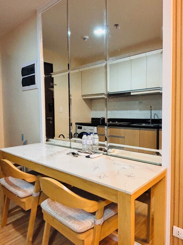 Fridge, microwave, stovetop