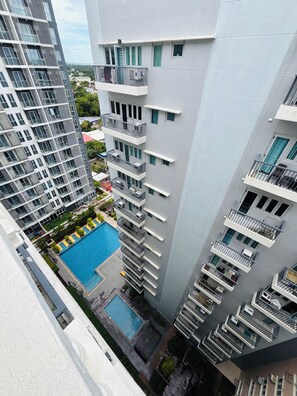 Exterior - Chic & Bright Urban Comfort Suite (Iloilo City)