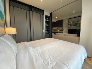 1 habitación, tabla de planchar con plancha, internet y ropa de cama 