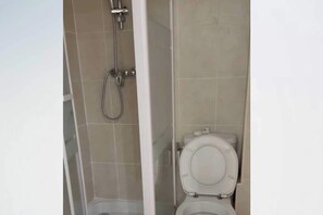 Doccia, asciugacapelli, asciugamani