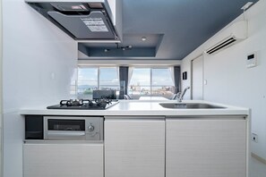 Fridge, microwave, stovetop, toaster