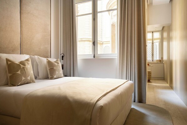 1 bedroom, iron/ironing board, internet, bed sheets