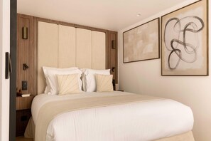 2 bedrooms, iron/ironing board, Internet, bed sheets