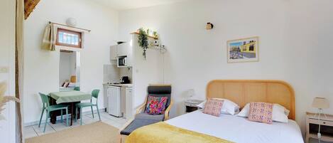 1 bedroom, iron/ironing board, free WiFi