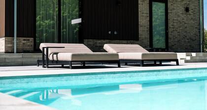 Stay with Private Pool & Hot Tub