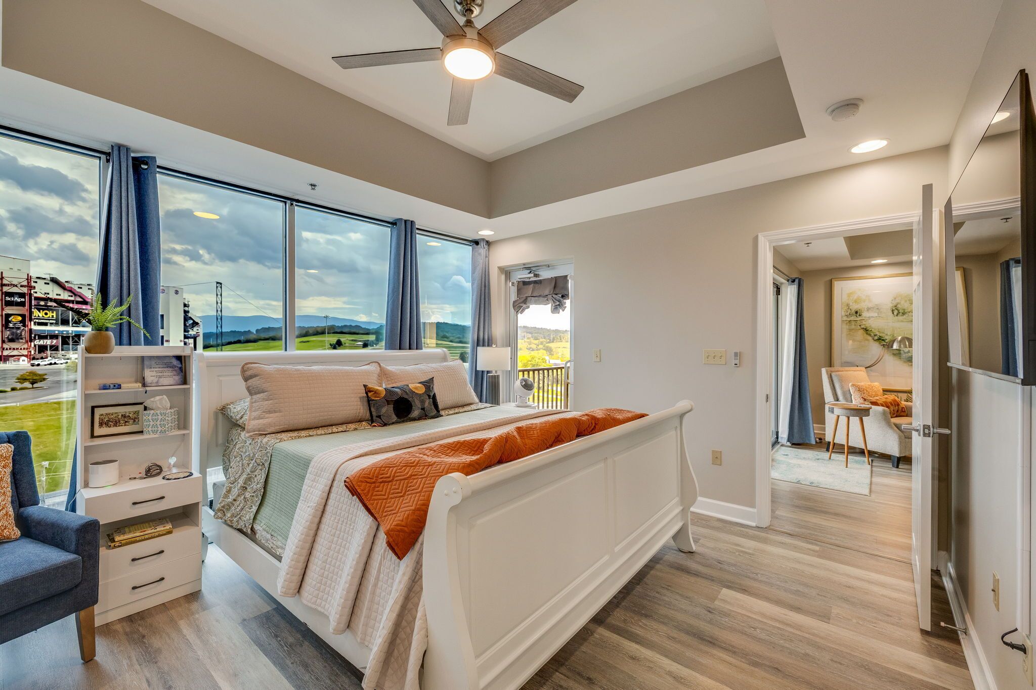 3 多间卧室、办公桌、熨斗/熨衣板、旅行婴儿床