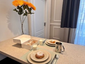 Free daily buffet breakfast