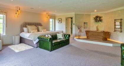 Grassyards House