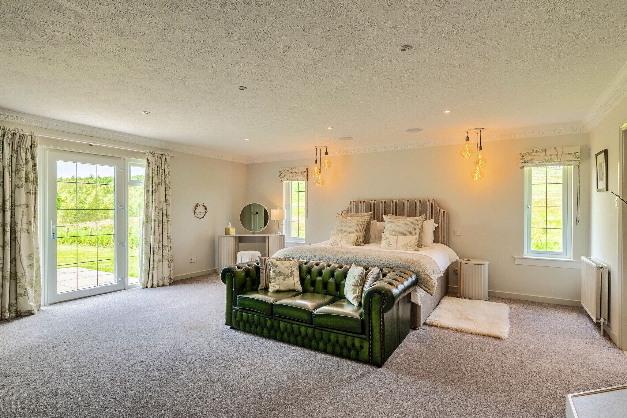 6 bedrooms, free WiFi, bed sheets