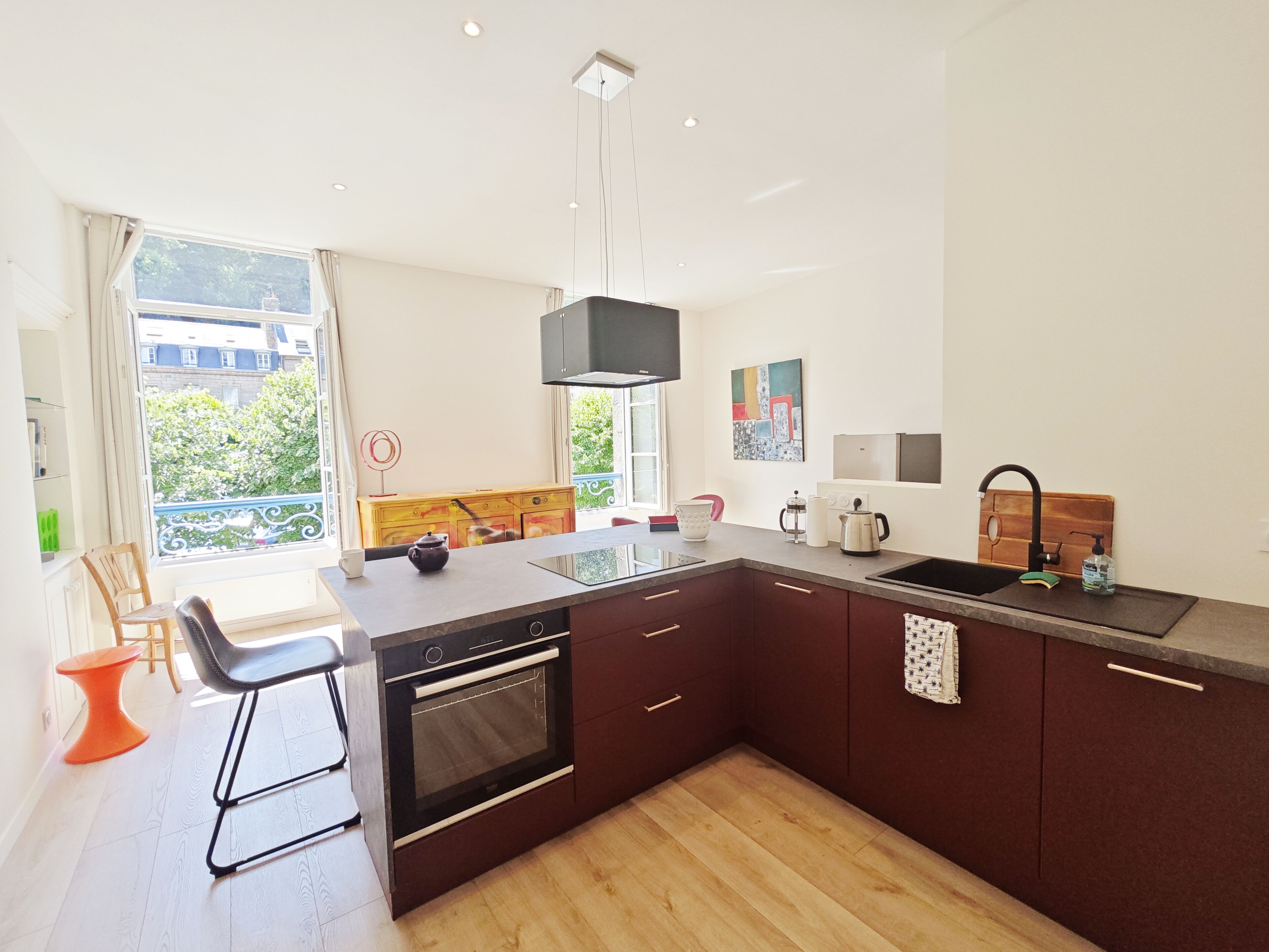 Réfrigérateur, four, plaque de cuisson, lave-vaisselle