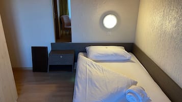 Basic Single Room, Mountain View | Free WiFi