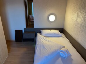 Basic Single Room, Mountain View | Free WiFi - Boutique Hotel Bären Ringgenberg (Ringgenberg)