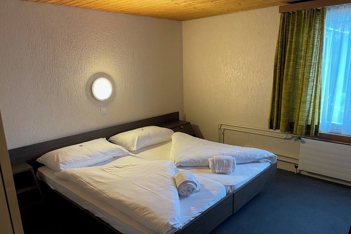 Quarto casal ou duplo básico, vista para a montanha | Wi-Fi de cortesia