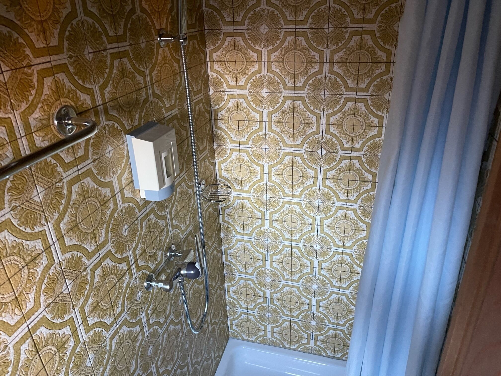 Basic Single Room, Mountain View | Bathroom