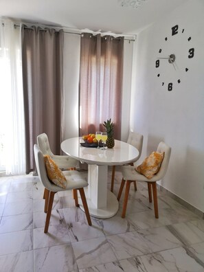 Apartment | Dining