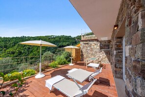 Familievilla, flere soverom, balkong (Villa Relais Le Torri in Verici in) | Utendørsservering