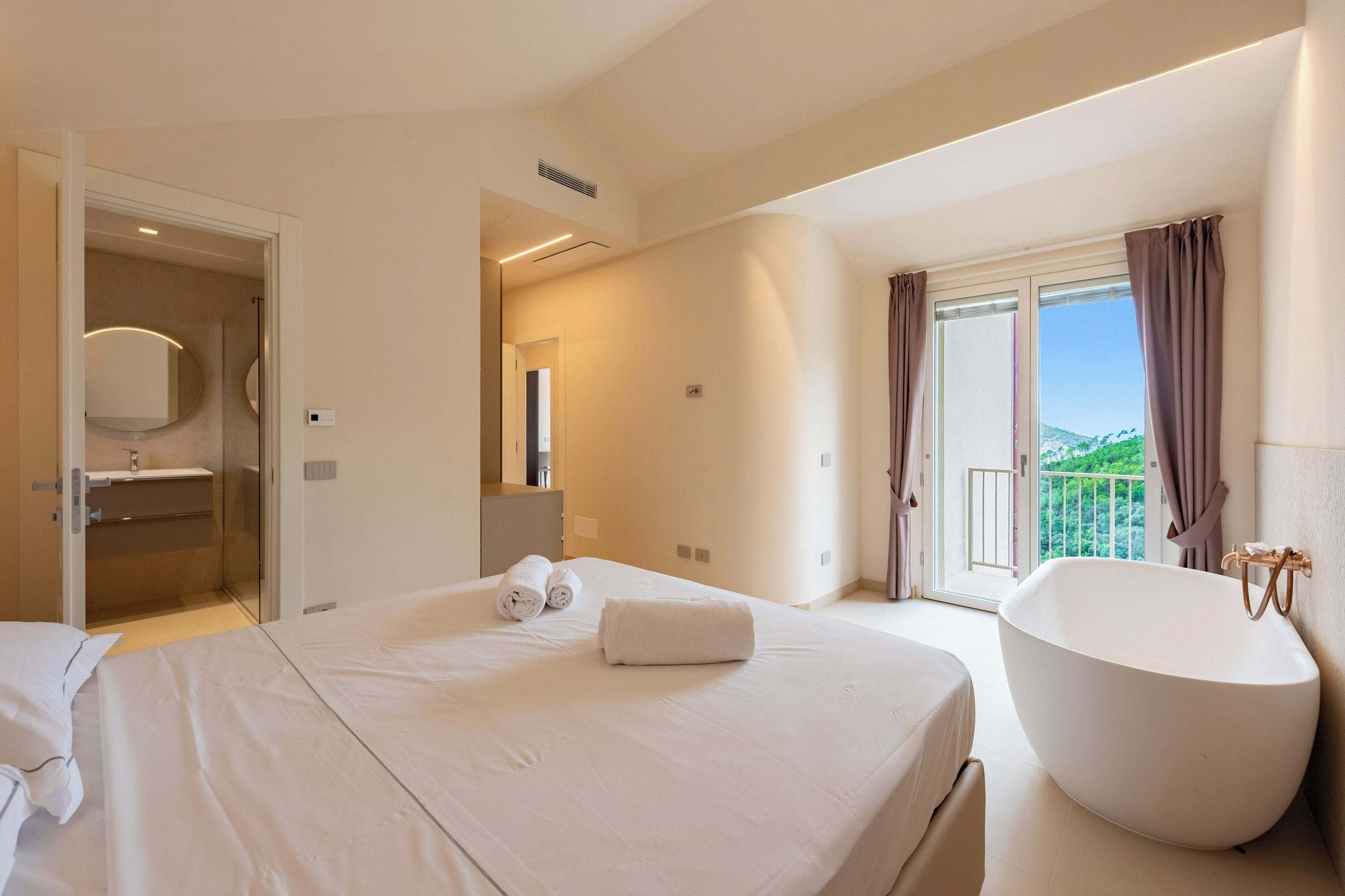 4 bedrooms, iron/ironing board, free WiFi, bed sheets