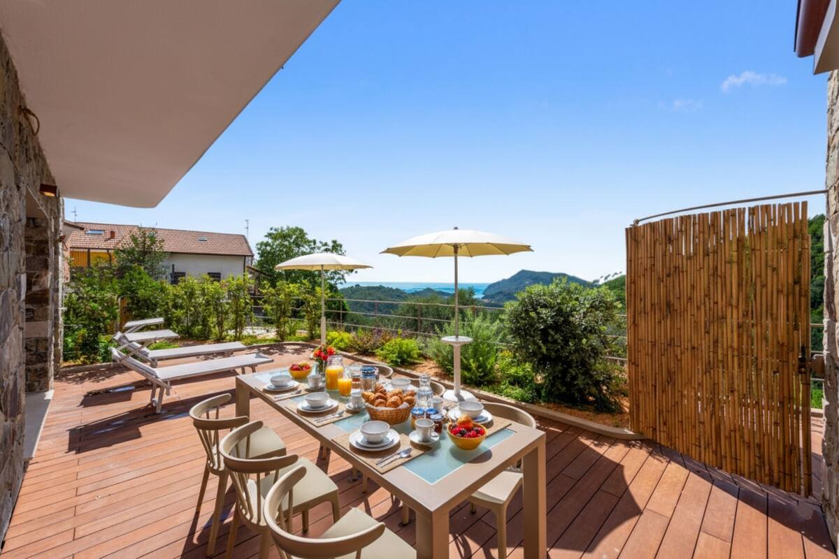 Familieleilighet, 2 soverom, 2 bad, ved fjell (Relais Le Torri in Verici Punta) | Takterrasse