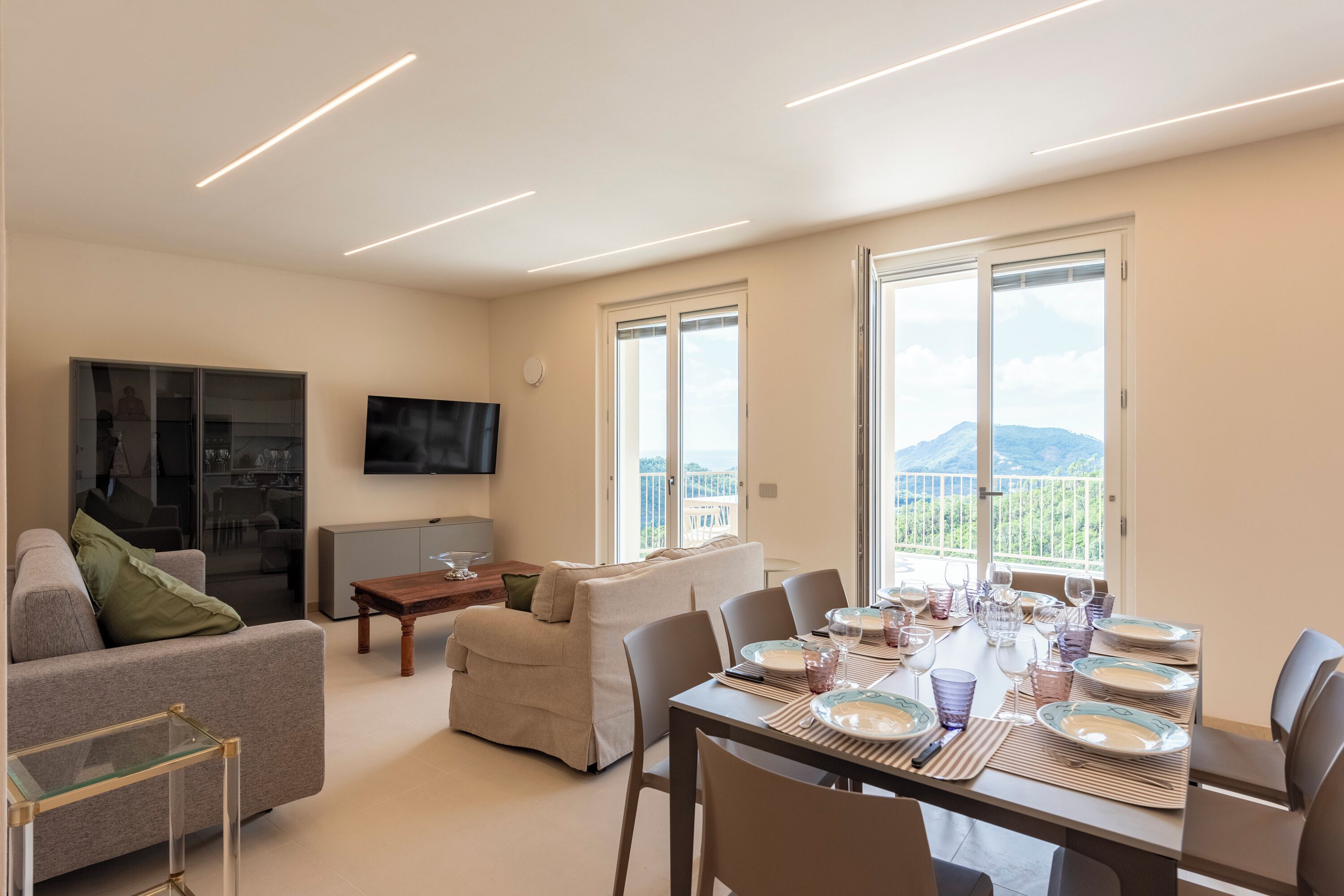 Apartament familiar, diversos dormitoris (Relais Le Torri in Verici Dragut) | Sala d'estar | Televisor intel·ligent de 21 polzades amb canals per cable 