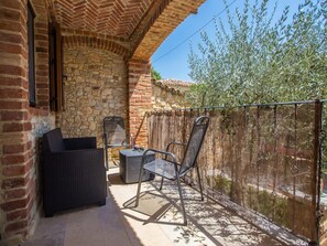 Apartment | Terrace/patio