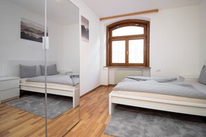 2 bedrooms, WiFi, bed sheets