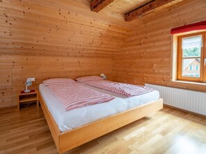 2 Schlafzimmer, Reisekinderbett, WLAN, Bettwäsche