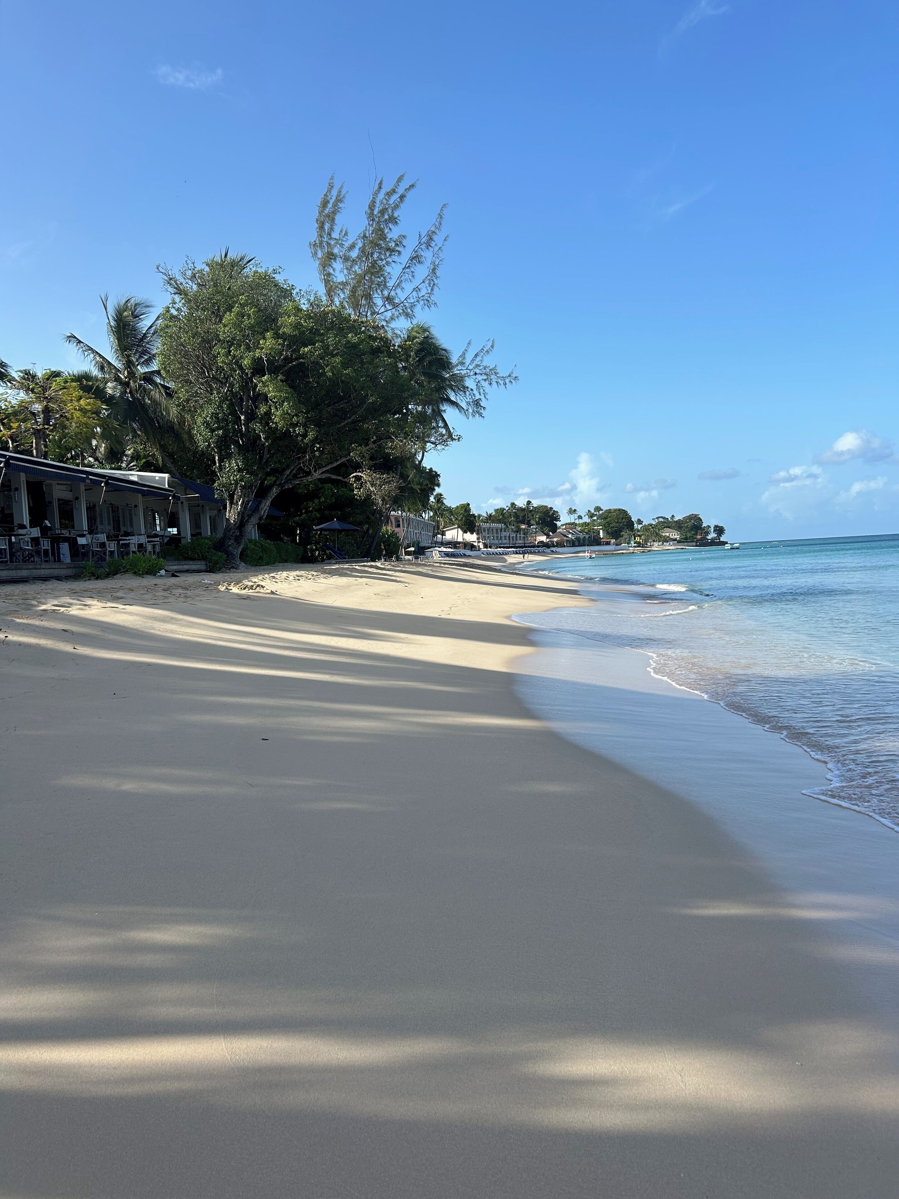 Beach nearby, sun loungers, beach towels