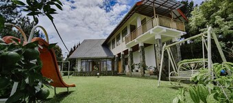 Callming 4 bad room villa with private pool at Jawa Barat