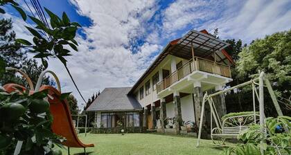 Callming 4 bad room villa with private pool at Jawa Barat