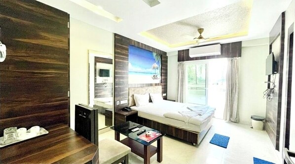 Premium bedding, desk, laptop workspace, free WiFi