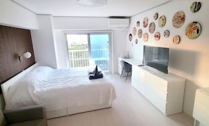 1 bedroom, desk, WiFi, bed sheets