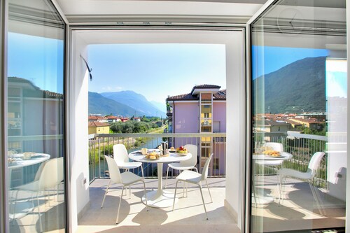 Ulivo and Magnolia Bike & River Apartment