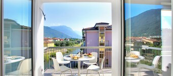 Ulivo and Magnolia Bike & River Apartment