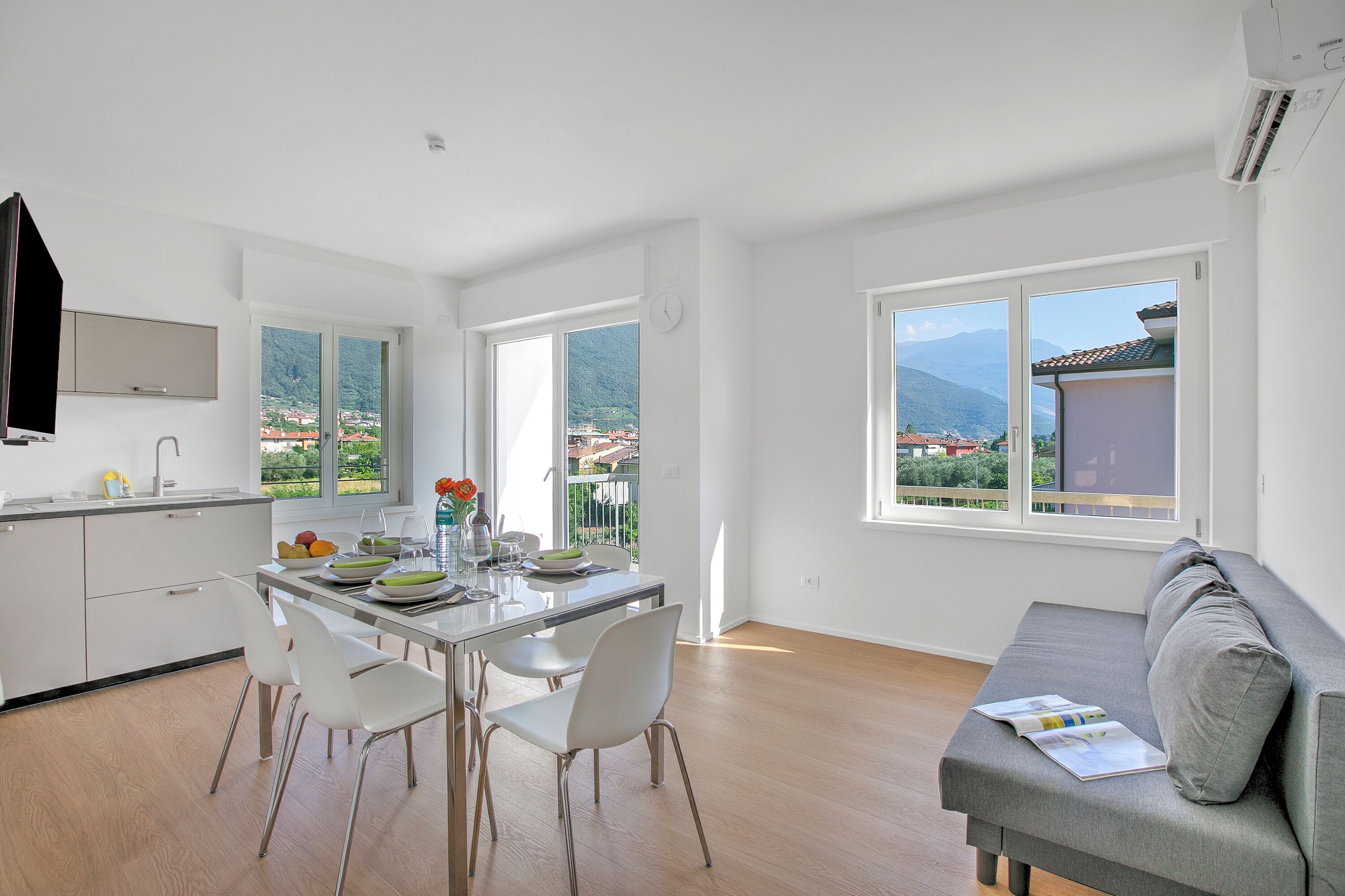 Standard Apartment, Multiple Bedrooms (Magnolia Bike & River Apartment) | Living area | Flat-screen TV