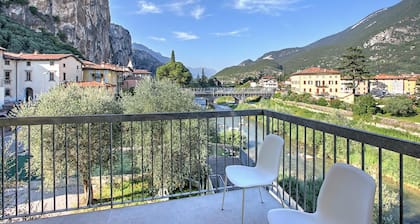 Ulivo and Magnolia Bike & River Apartment