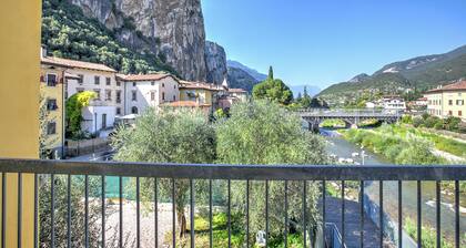 Ulivo and Magnolia Bike & River Apartment