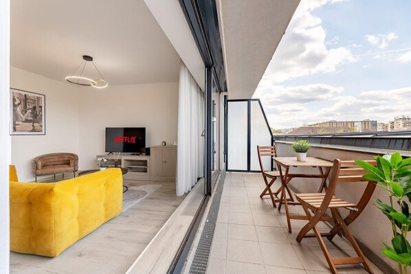 Apartamento Deluxe, 2 habitaciones, balcón, vistas a la ciudad | Wifi gratis
