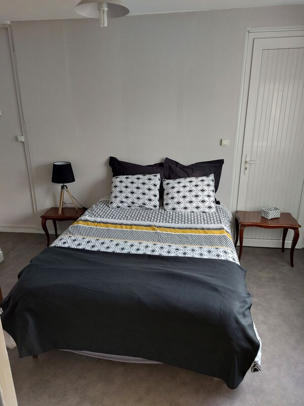 1 habitación, cuna de viaje, wifi gratis y ropa de cama 