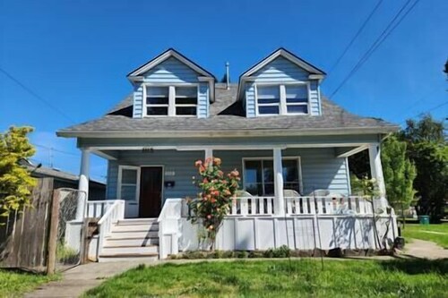 Family/Pet Friendly Craftsman