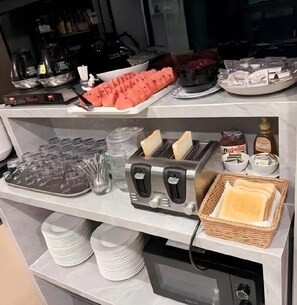 Termasuk sarapan bufet setiap hari