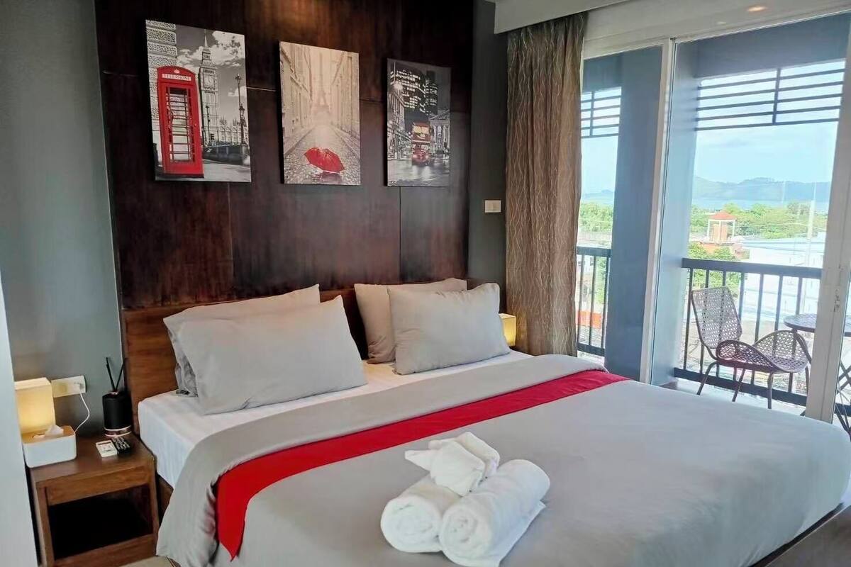 Suite Deluxe | Ropa de cama de alta calidad y camas con pillow-top