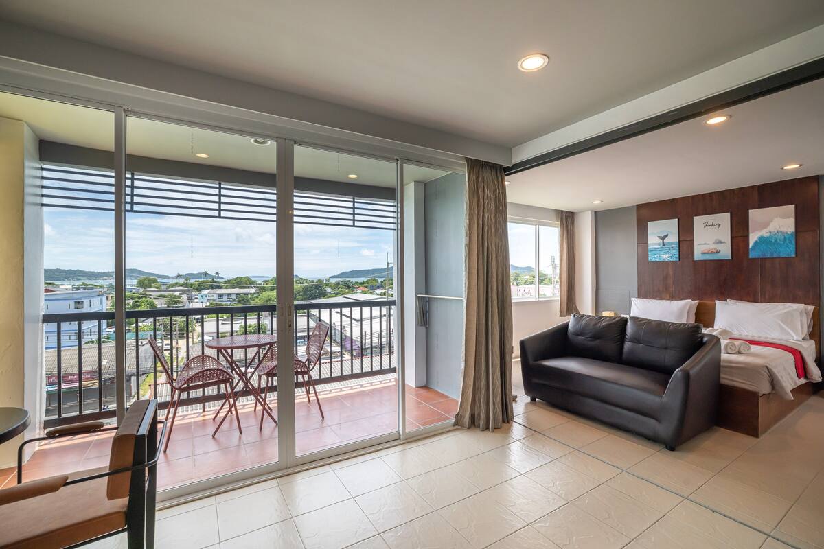 Suíte luxo, 1 cama King, vista para o mar | Vista do quarto