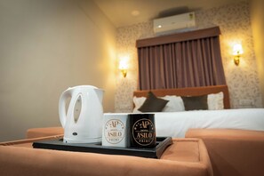 Deluxe Double Room | Free WiFi - Travinities Hotel Asilo Prime (Indore)