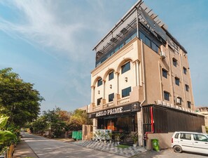 Front of property - Travinities Hotel Asilo Prime (Indore)
