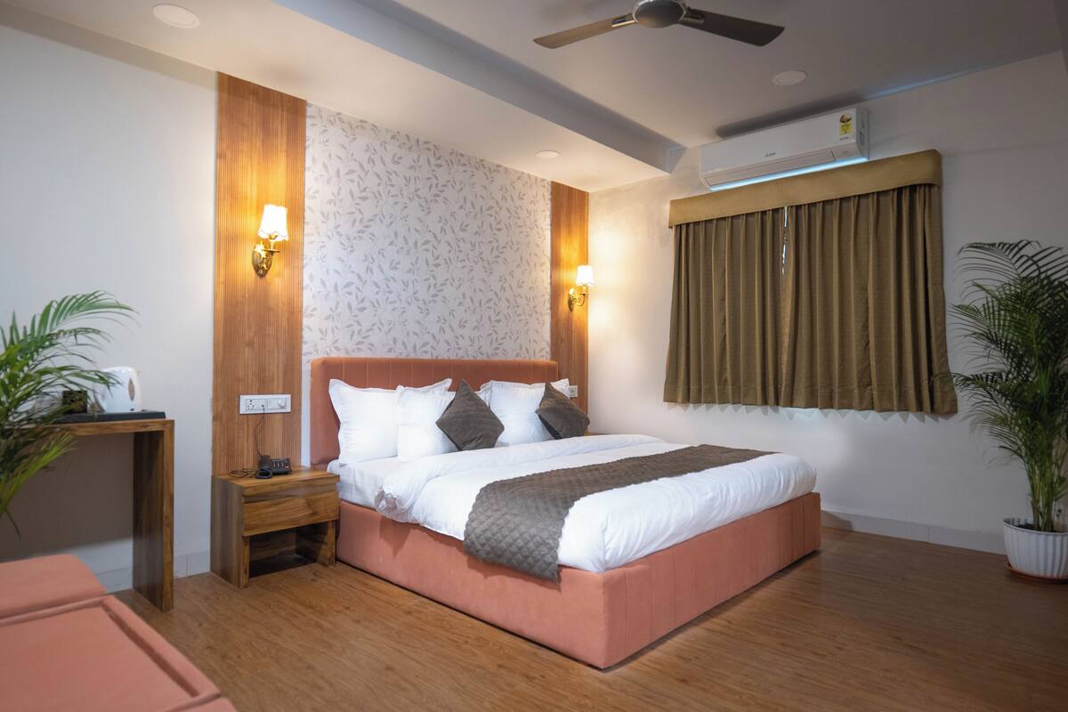 Luxury Double Room, Garden View | Free WiFi