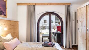 2 makuuhuonetta, silitysrauta/-lauta, Wi-Fi, vuodevaatteet