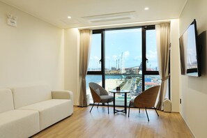 Family | Individually decorated, individually furnished, free WiFi, bed sheets